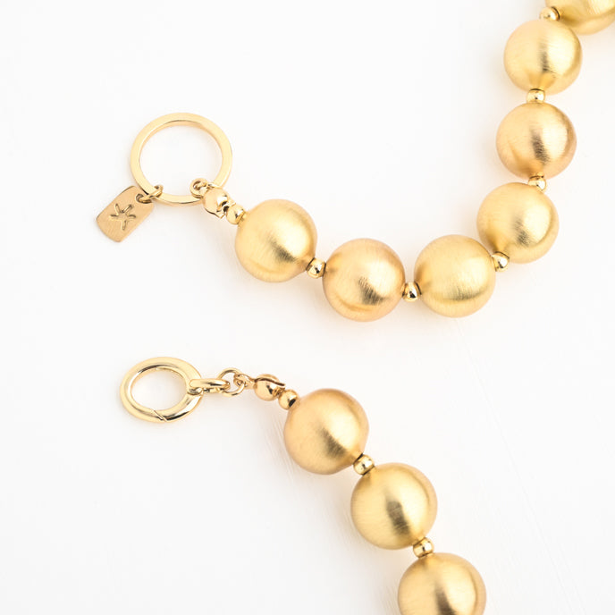 En Vogue Ball Necklace in Gold