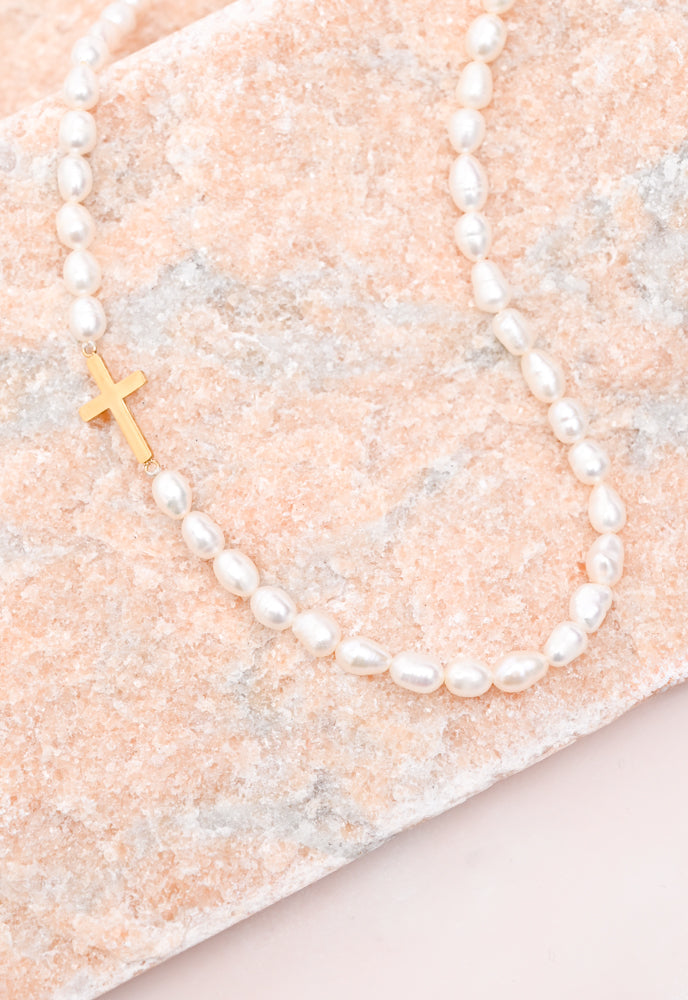 Faithful Pearl Necklace in Gold