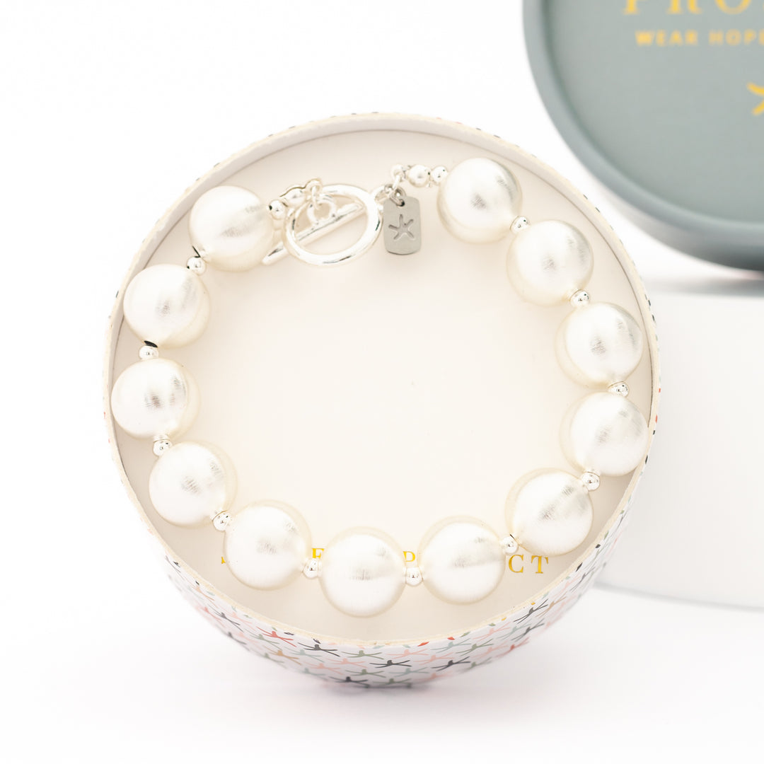 En Vogue Ball Bracelet in Silver